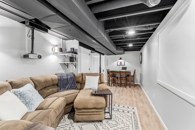 Foto del edificio - 51897 Huntley Ave