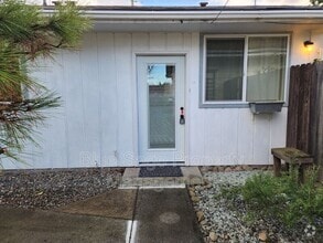 Building Photo - 500 S 3rd Pl