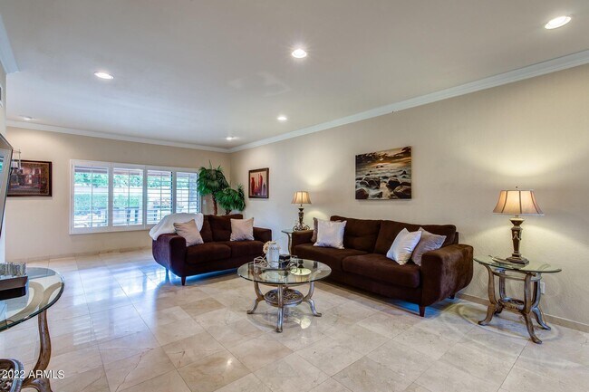 Foto del edificio - 15635 N 60th St