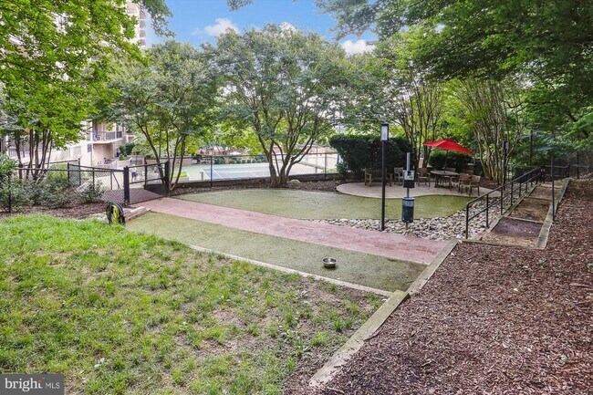Foto del edificio - 5500 Holmes Run Pkwy