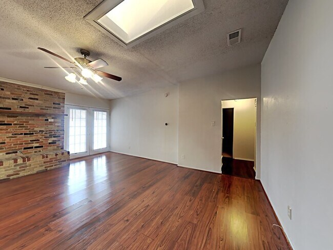 Building Photo - 4021 Tacoma St
