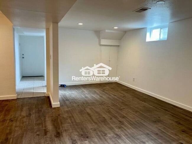 Building Photo - Don't Miss this 1 Bed 1 Bath Urban Oasis