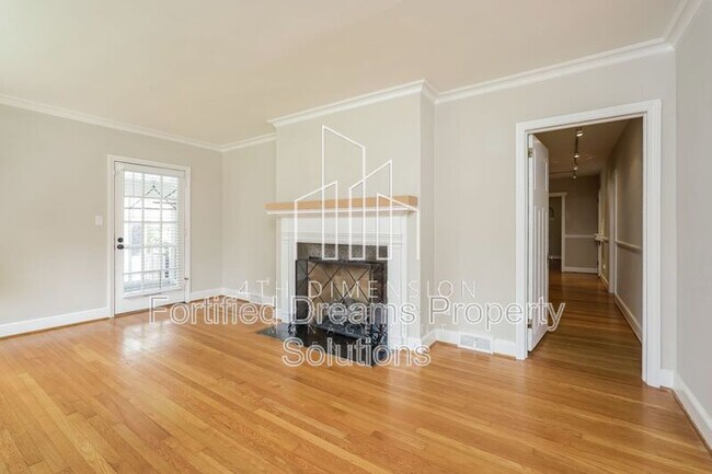 Building Photo - 1500 Seminole Dr