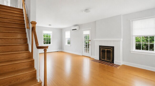 Foto del edificio - Heart of Woodland Heights just blocks from JRPS, Renovated 2BR / 1.5BA home with gardens
