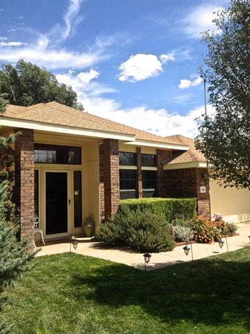 Building Photo - Great Neighborhood,  Open Floor Plan.  Dog...