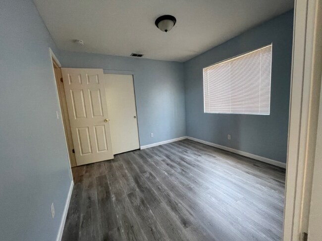 Foto del edificio - 3513 Birchdale Way