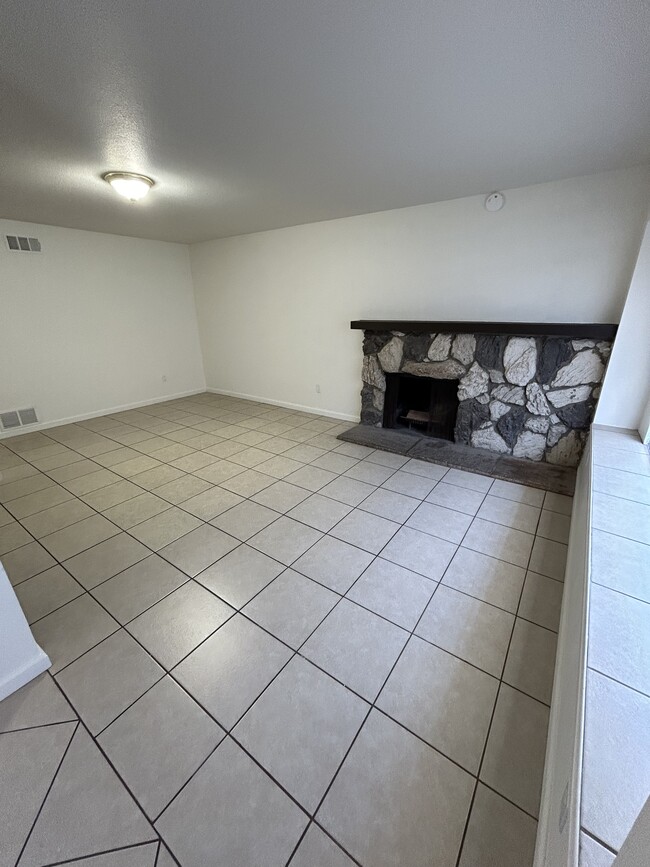 Building Photo - 4410 Murrieta Cir