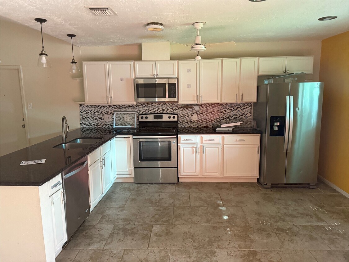 Primary Photo - 7107 Briarfield Dr