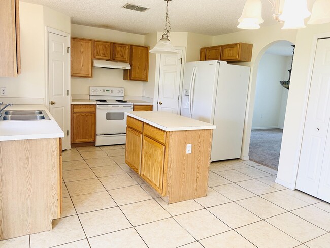 Building Photo - 2430 Canopy Dr