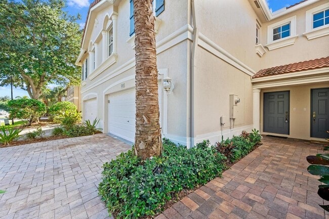 Foto del edificio - 4205 Bamboo Palm Ct
