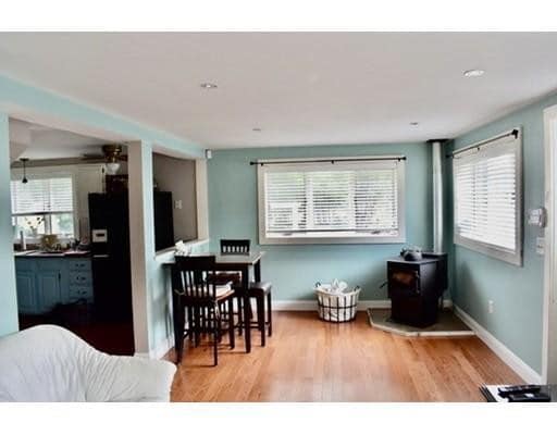 Building Photo - 2 bedroom in Marion MA 02738