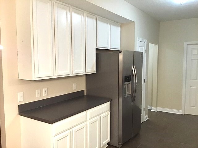 Foto del edificio - 7233 Hillmont Dr
