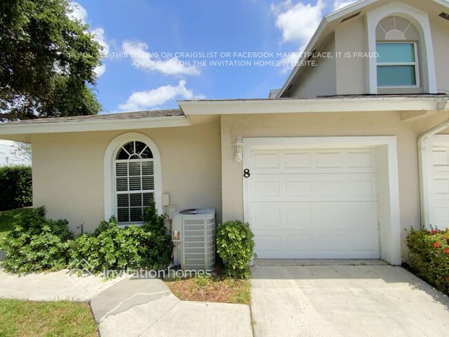 Building Photo - 8 Erwood Pl