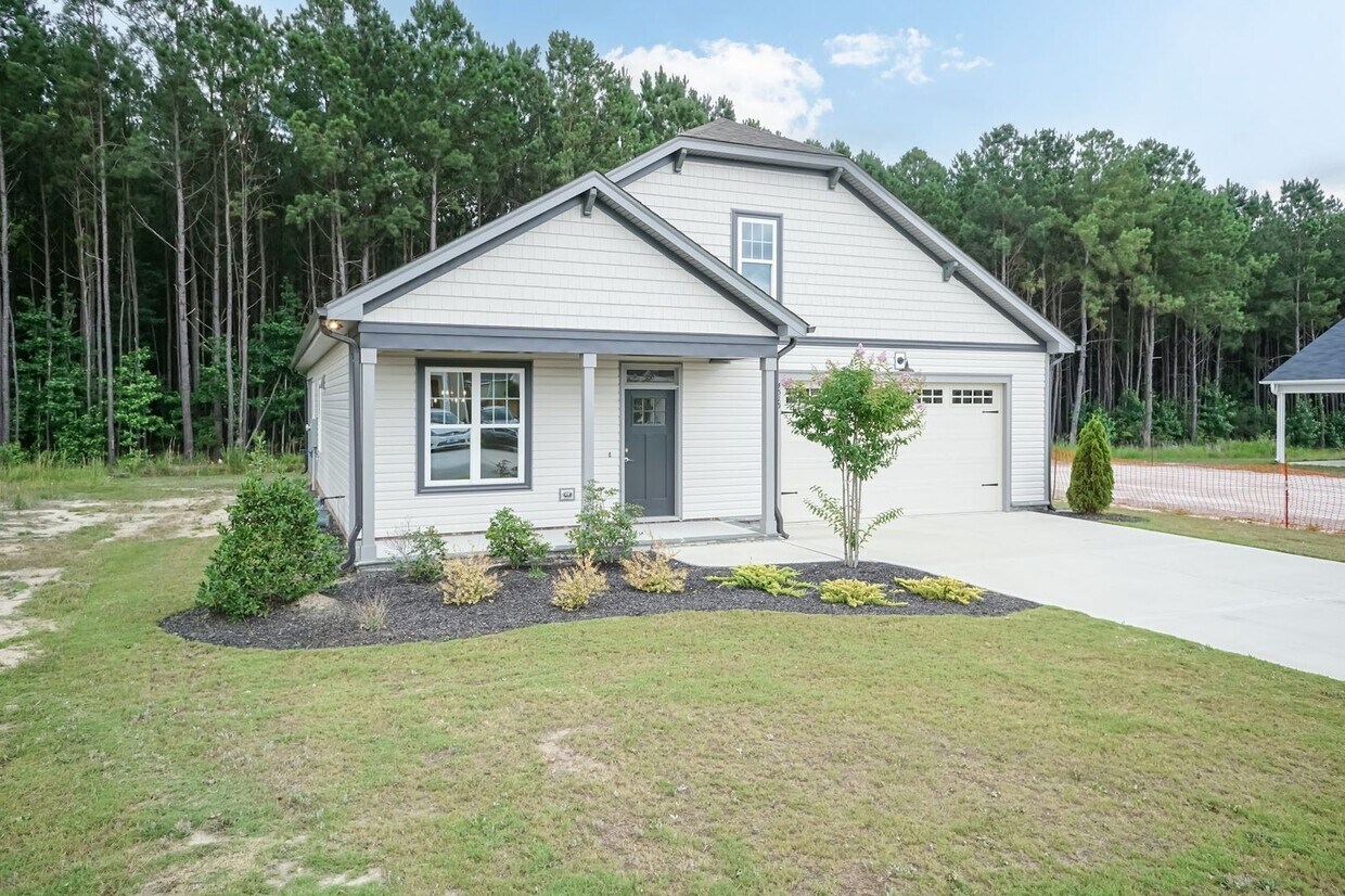 Primary Photo - Modern Comfort Meets New Construction – 3B...