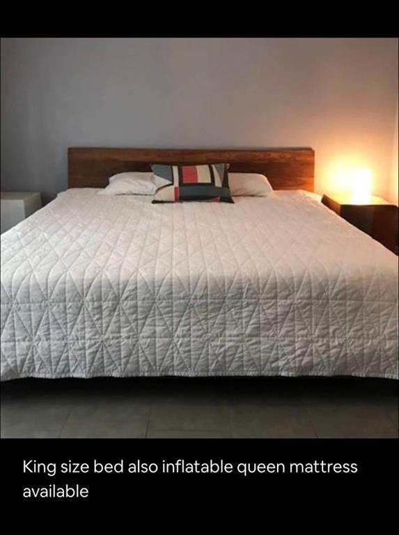 Building Photo - 505 W 7th St