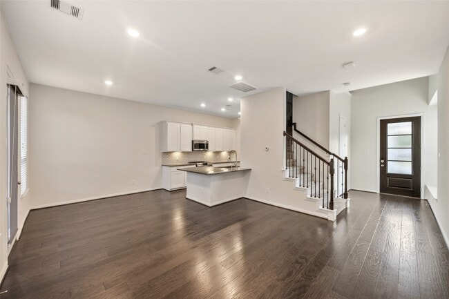 Foto del edificio - 708 Ivory Manor Dr