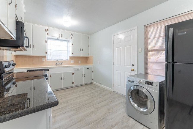 Foto del edificio - 3428 Bradford St
