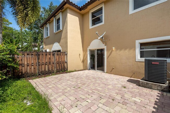 Foto del edificio - 12722 SW 49th Ct