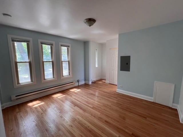 Building Photo - 1332 W Hood Ave