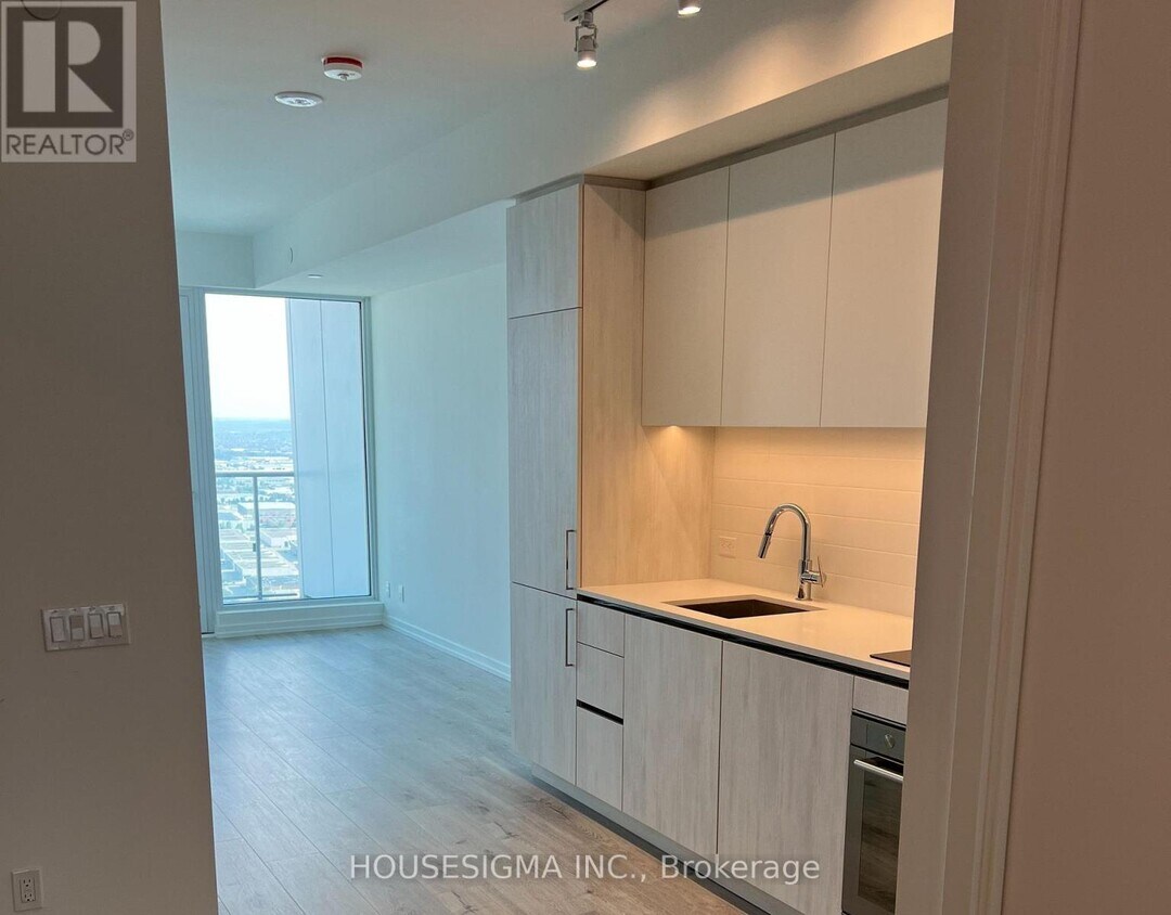 Photo principale - 7890-7890 Jane St