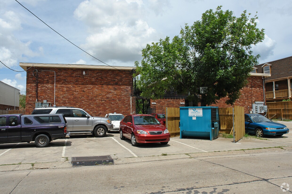 Foto del edificio - 3910-3912 Hessmer Ave