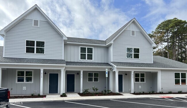 Foto del edificio - 8712 Sandy Ridge Loop
