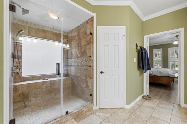 Building Photo - 4704 Broadmoor Dr
