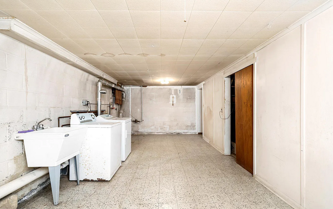 Building Photo - 9 Coral Dr