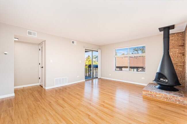 Foto del edificio - 6165 Knoll Wood Ct