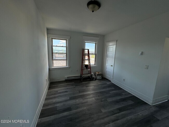 Building Photo - 720 Cortlandt St