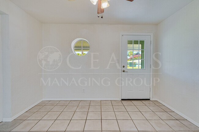 Foto del edificio - Updated Beachside Ormond Home