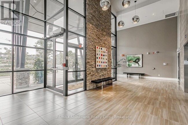 Building Photo - 128-128 Garden Dr