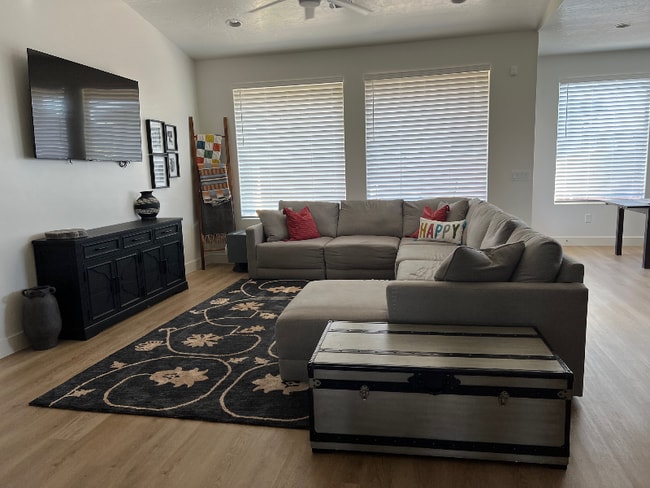 Building Photo - 2998 Photinia Dr