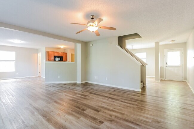 Foto del edificio - 738 Rosea Ct