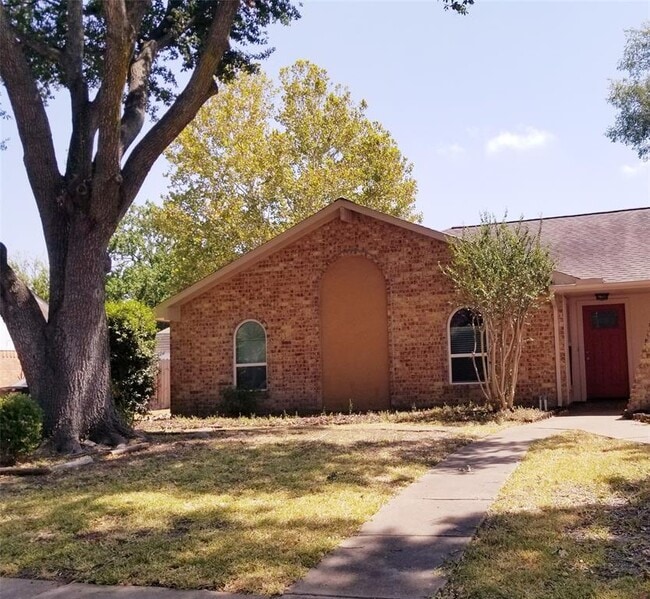 Building Photo - 3727 Westheimer Pl Dr