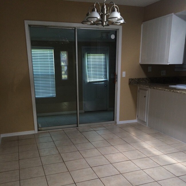 Building Photo - Charming 3 Bedroom In Edmond