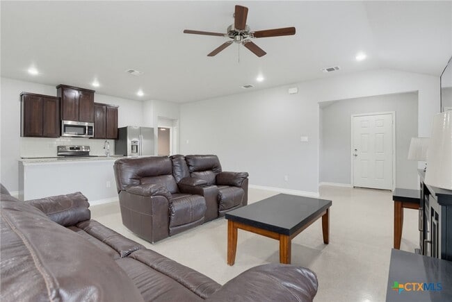 Foto del edificio - 1645 Dryden Ave