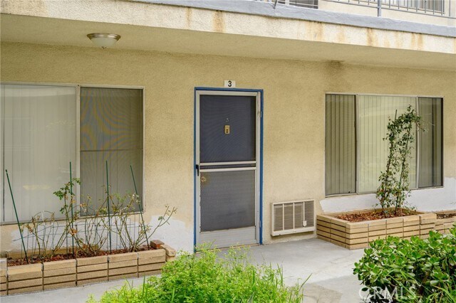 Foto del edificio - 1422 N Curson Ave