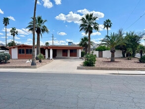 Building Photo - 2601 E Cinnabar Ave