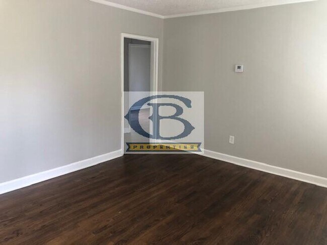 Foto del edificio - 2574 Pershing Ave