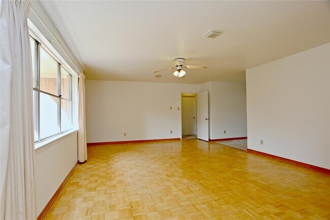 Building Photo - 3311 Carnegie St