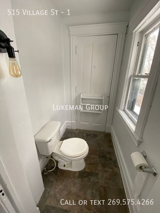 Foto del edificio - 515 Village St