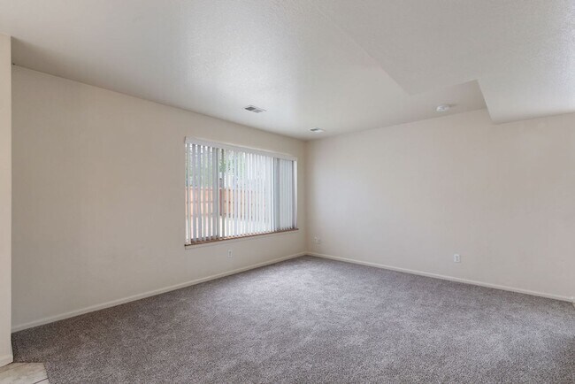 Building Photo - 432 Sundance Cir N