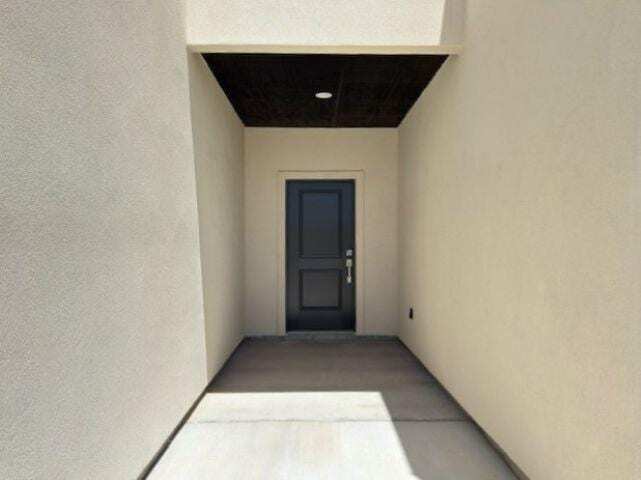 Building Photo - 6702 El Freno Ln