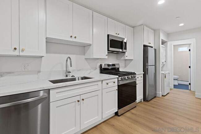 Foto del edificio - 4264 42nd St