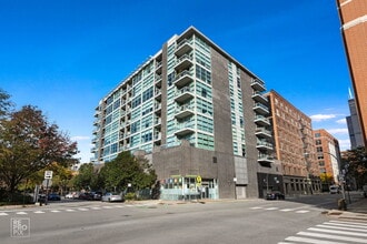 Building Photo - 225 S Sangamon St