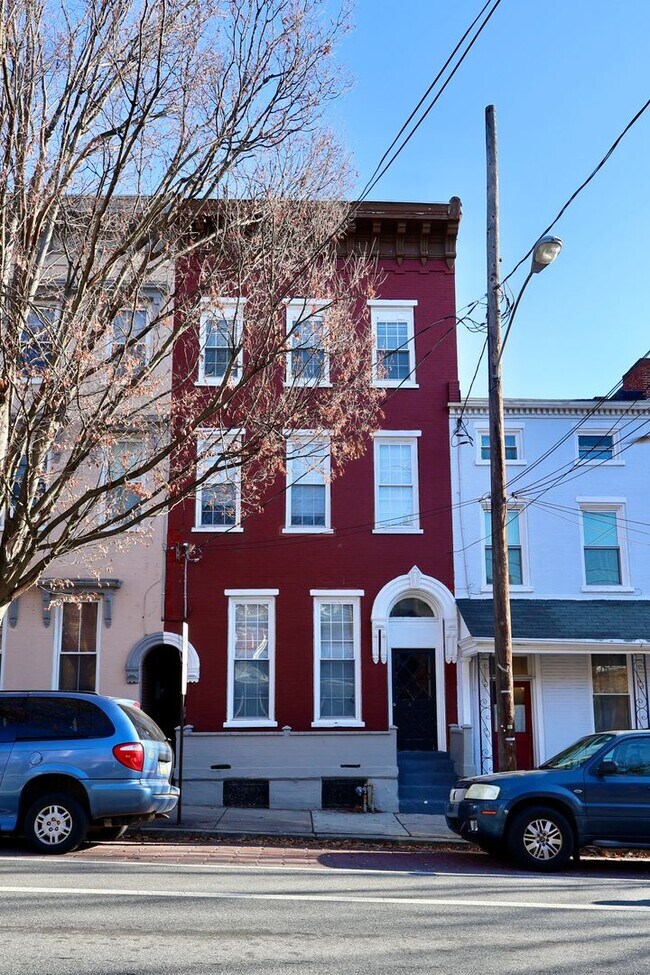 Foto del edificio - 343 N Mulberry St