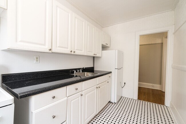 Photo du bâtiment - 100 Vaughan Rd