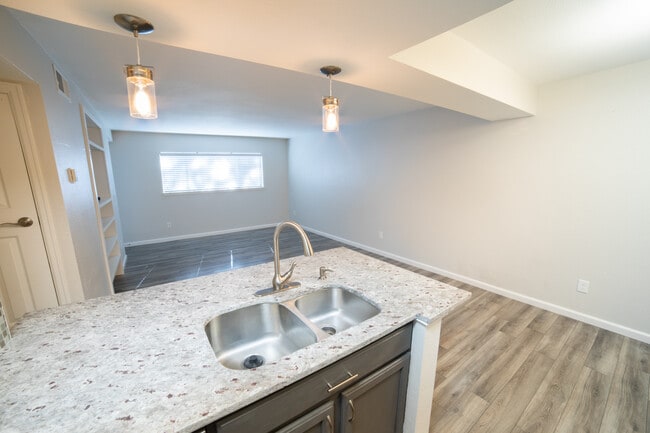 Building Photo - 9222 E Arbor Cir