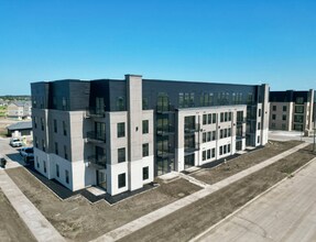 Building Photo - 2335 SE Glacier Trl